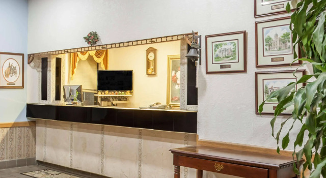 Hotel O Columbia Downtown near I-65, Book Hotel Hoteller i Columbia med parkering, Parkering