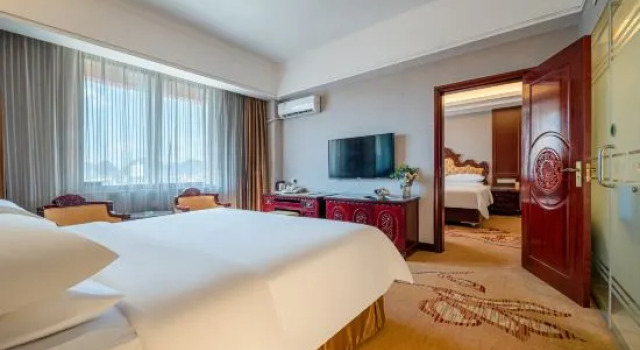 Семейный люкс Vienna Hotel Jingxi Zhongshan Park
