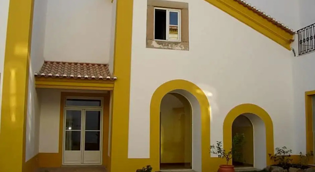Полулюкс Lam Hotel Convento DAlter