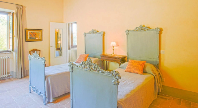Completely renovated former farmhouse with infinity pool, Prenota Villa Ville a Lazio, Villa
