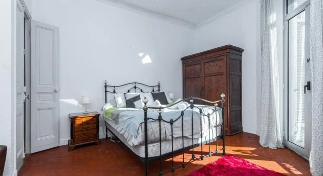 Bourgeois 3 bdrs & Large Terrace - 5mn from le Palaisdowtown