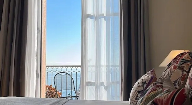 Двухместный номер Superior с балконом Hôtel Des Gouverneurs