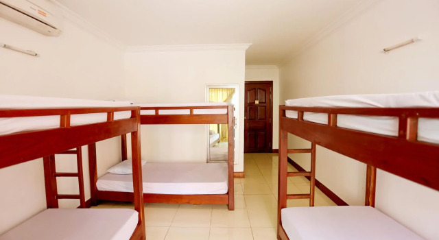 Кровать в общем номере Hang Tep Hostel