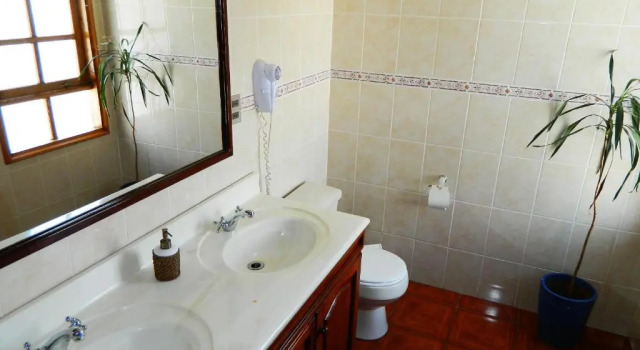 Camera Comfort Hostal Torre de Babel