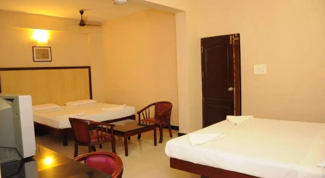 Четырёхместный номер Standard Hotel Subham