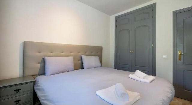 Excellent location 2 bed Apt in Puerto Golf RDR244, Забронировать Отель Отели Марбелья с парковкой, рядом с Casino Marbella, Парковка