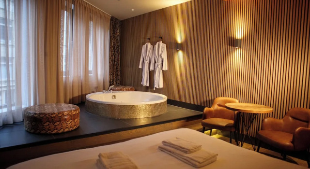 Апартаменты Manzos Suites