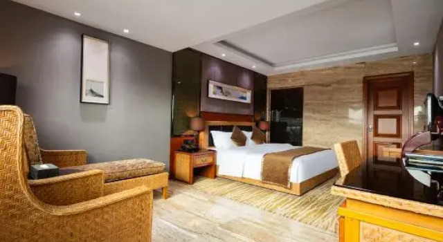 Четырёхместный люкс Executive Dapeng Hotel