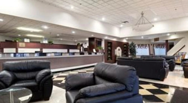Elk Grove Hotel
