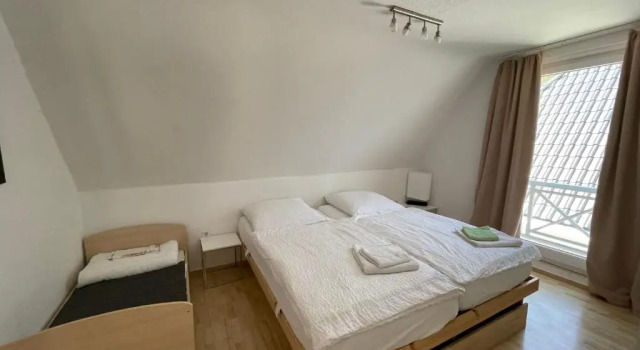 Коттедж с 4 комнатами Hamburger Villenviertel, ganzes Haus mit 5 Einbettzimmern,1 Esszimmer