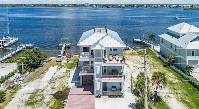 Коттедж с 4 комнатами 319 Bay & Beach Blessings: Pool Home W/ Water Views! 4 Bedroom Home