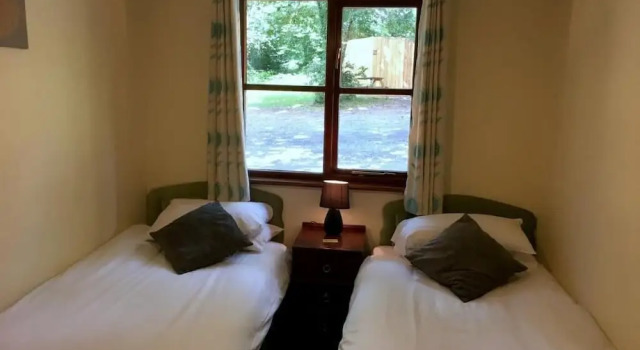 Goldcrest 4-Hot Tub-Woodland Lodges-Carmarthenshire-Tenby, Забронировать Отель Кармартен Carmarthenshire