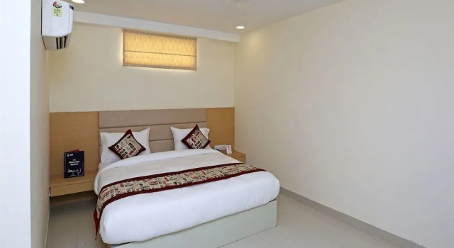 Capital O 12674 Hotel Grand Suites, Забронировать Отель Отели Нью-Дели с завтраком, Завтраки