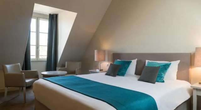Номер Standard Hôtel Aux Vieux Remparts