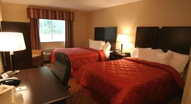 Четырёхместный люкс Comfort Inn & Suites Saratoga Springs