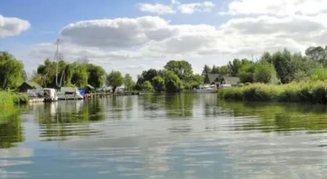 Hausboot _Wassercamper_ SCHW 930, Забронировать Отель Куммеров Мекленбург-Померания