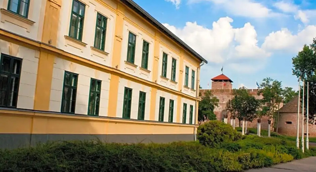 Elizabeth Hotel, Prenota Hotel Gyula 