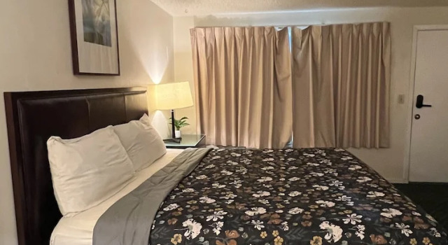 Номер Deluxe Columbus Motor Inn