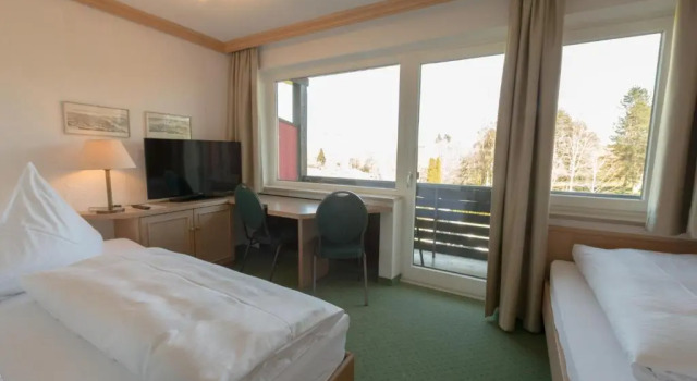 Двухместный номер Standard с балконом Hotel St. Ulrich Garni