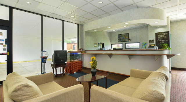 Americas Best Value Inn & Suites Independence, Забронировать Отель Индепенденс Cuyahoga Valley National Park