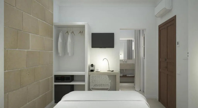LLONGAS Hostel, Забронировать Отель Сьюдадела Менорка, рядом с Порт Сьюдадела-де-Менорка