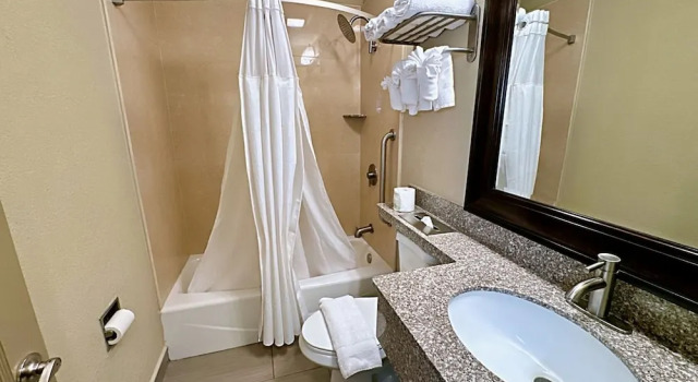 Двухместный номер Superior Travel Inn & Suites Flemington