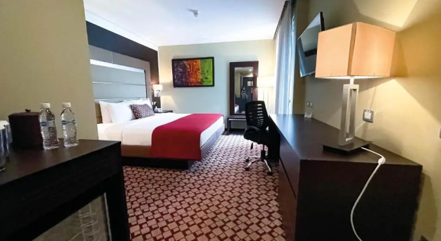 Номер Deluxe Waldorf Hotel