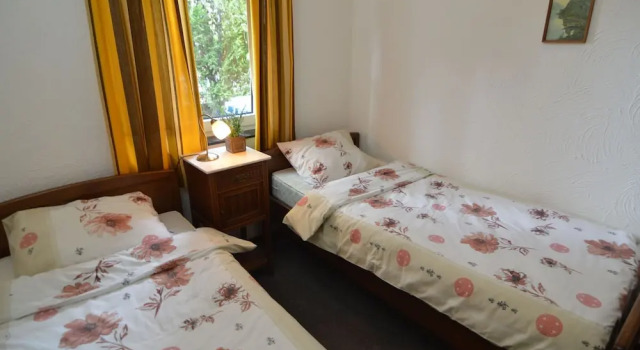 Homely Apartment in Schin op Geul With Terrace, Забронировать Апартаменты/квартира Отели Heuvelland с парковкой, Парковка