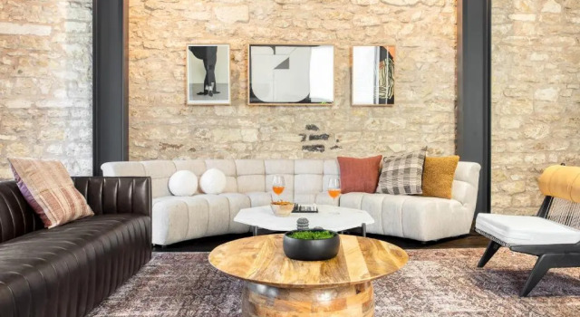 Paramount Place by Avantstay 4 Story Apartment in Heart of Austin w/ Movie Theatre