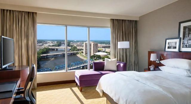 Двухместный номер Standard с видом на реку JW Marriott Grand Rapids