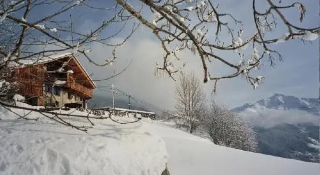 Chalet des Laix, Забронировать Шале Виллы Овернь-Рона-Альпы, Вилла