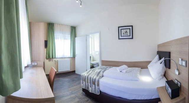 Hotel Restaurante Lorca, Book Hotel Weinsberg 