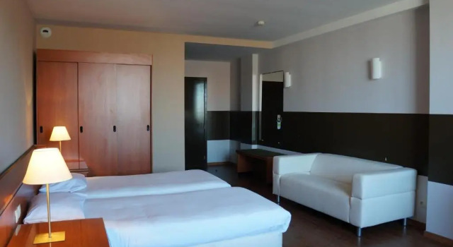 Трёхместный номер Standard Escale Hotel