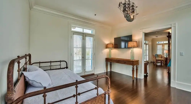 Caribbean Queen 5 Bedroom Holiday Home by Five Star Properties, Varaa Lomakoti Huvilat kohteessa Florida, Villa