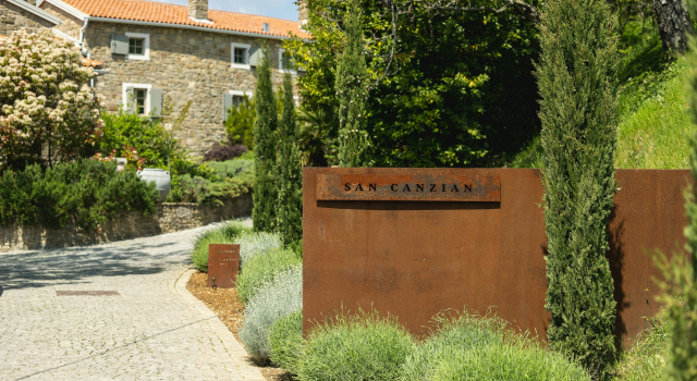 San Canzian Hotel & Residences - Small Luxury Hotels of the World, Забронировать Отель СПА-отели Буе, SPA-услуги