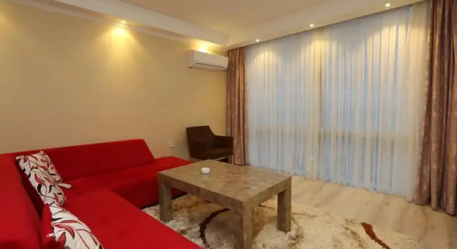 Люкс с видом на бассейн Mora Hotel