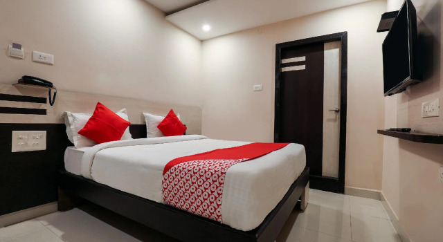Люкс Standard OYO 9804 Hotel SR Residency