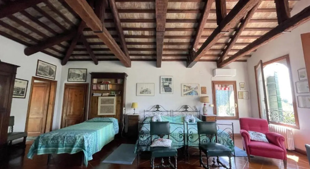 Трёхместный номер Standard Мансарда с балконом и с красивым видом из окна B&B Villa Gradenigo