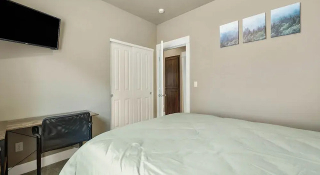Коттедж Hot-tub, Pet-friendly, 30 min to Mt Bachelor!