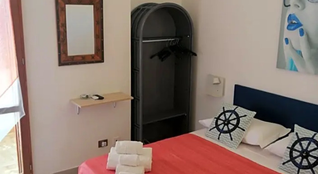 Le Rocce Holiday Rooms, Book Bed and Breakfast Hotels in Sicily with Parking, Parking