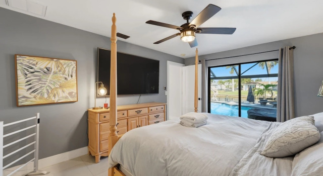 Waterfront Luxury Micro Resort Heated Salt Pool 4 Bedroom Home