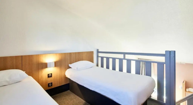 Четырёхместный номер B&B HOTEL Evry Lisses 2 - 3 étoiles
