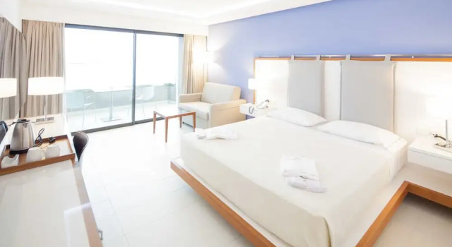 Одноместный номер Standard с балконом и с частичным видом на море Alimounda Mare Hotel