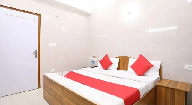 Shree Raghuvar Dham by OYO Rooms