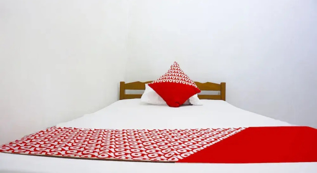 Almeerah Homestay Syariah by OYO Rooms, Book Hotel Hotels in Sulawesi with Parking, Parking
