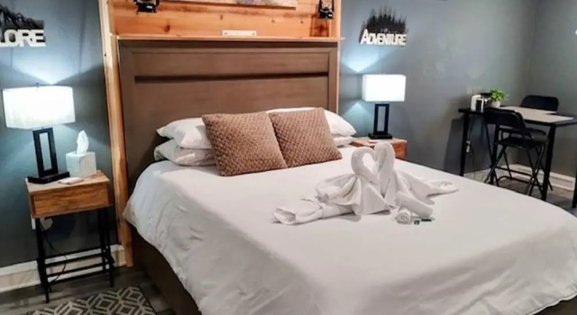 Tahoe Studio Spa With Hot Tub and Sauna