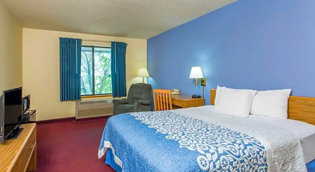 Двухместный номер Standard Days Inn by Wyndham Johnson Creek