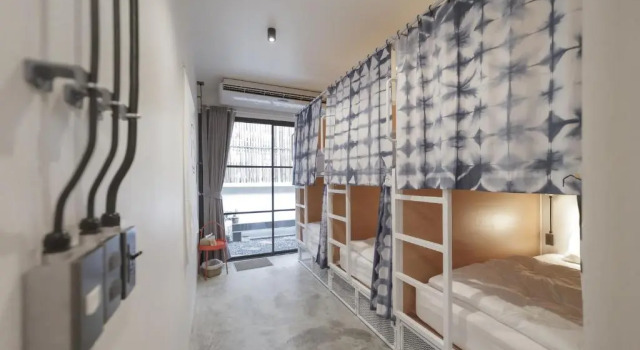 Кровать в общем номере (женский номер) Small Town Hostel