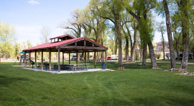 The Longhorn Ranch Resort Lodge & RV Park, Prenota Resort Hotel resort a Michigan, Resort