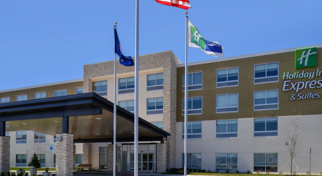 Holiday Inn Express & Suites Brighton South - US 23 by IHG, Boek Hotel Brighton Michigan